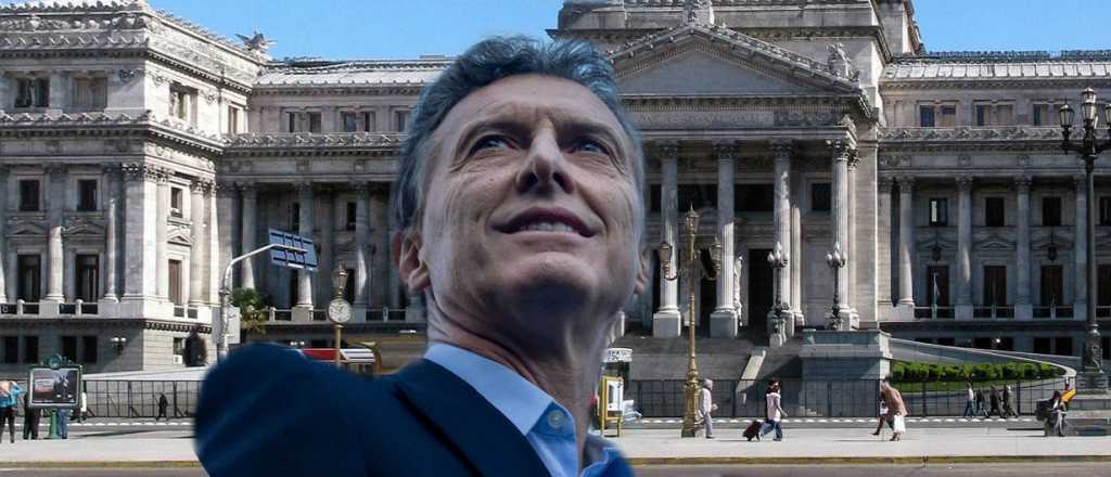Tras el "mazazo" peronista, Macri ahora busca que el Senado le de aire