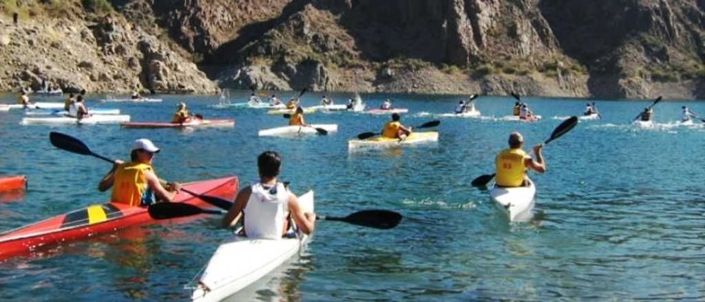 Video: haciendo kayak en Aguas Blancas, Cañón del Atuel