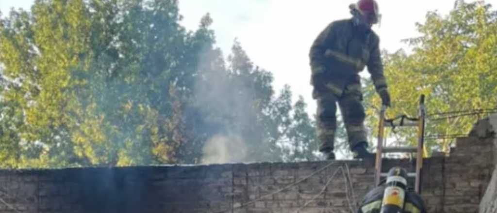 Horror: tras comer y beber con sus amigos, lo quemaron vivo en su casa