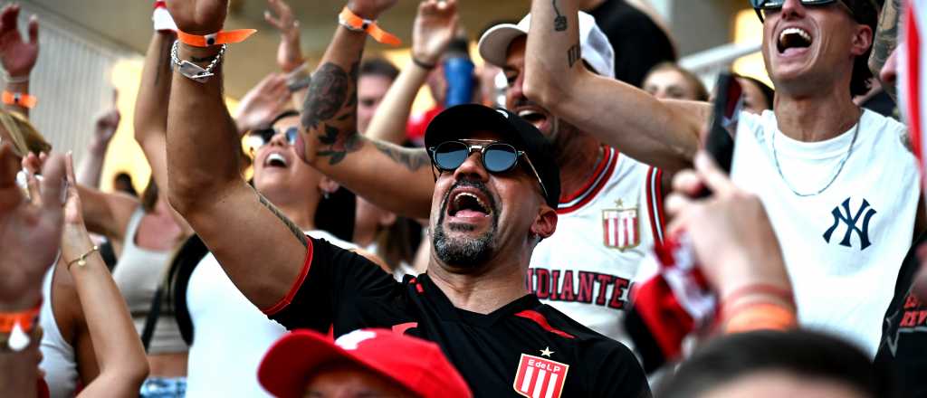 Verón, presente en la popular para alentar a Estudiantes