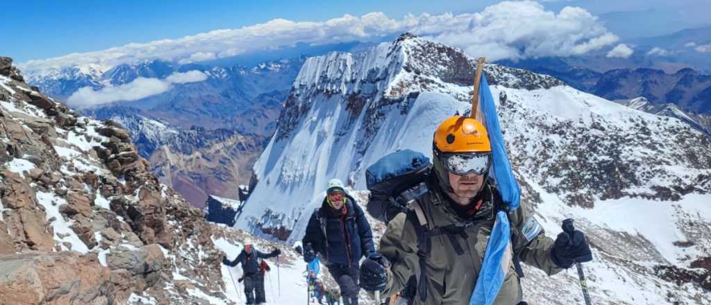 Gendarmes de Uspallata hicieron cumbre en el Aconcagua