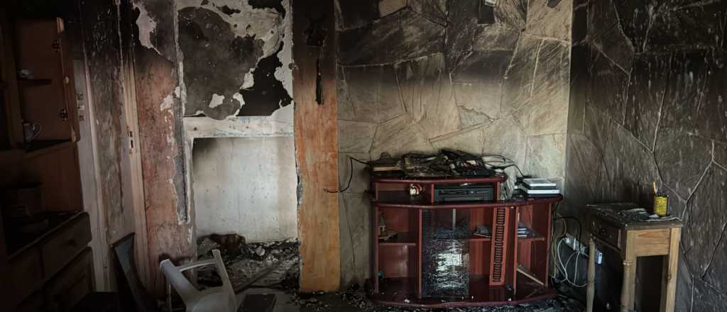 Un hombre habr&iacute;a incendiado su casa en el barrio Municipal