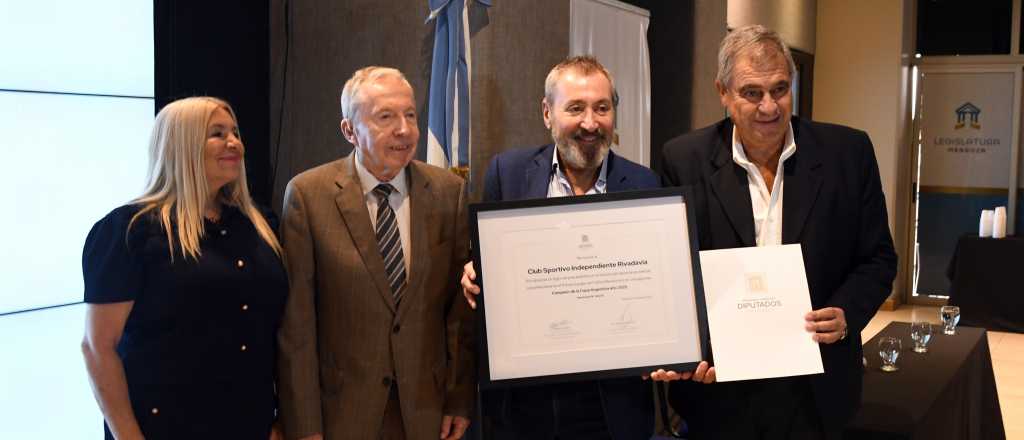 As&iacute; fue el homenaje a Independiente Rivadavia en la Legislatura