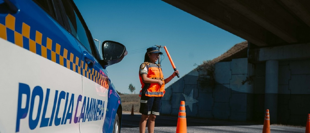 Un conductor atropelló y mató a una policía en un control en Córdoba