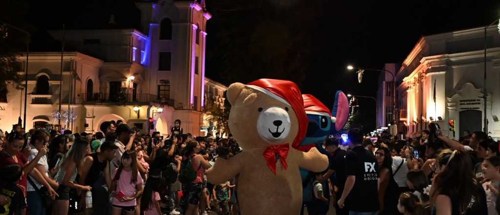 San Mart&iacute;n festej&oacute; sus 209&deg; aniversario con desfile y m&uacute;sica