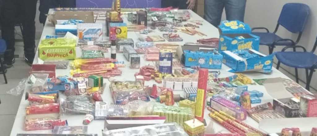 Decomisaron 50 kilos de pirotecnia en Guaymall&eacute;n: cu&aacute;nto cuestan las multas