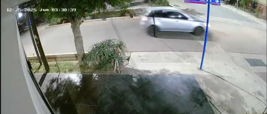 Video de la fuga: atropellaron a una menor en Guaymall&eacute;n y escaparon