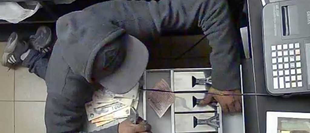 Video: un ladr&oacute;n rob&oacute; en un restaurante de Tupungato y qued&oacute; filmado