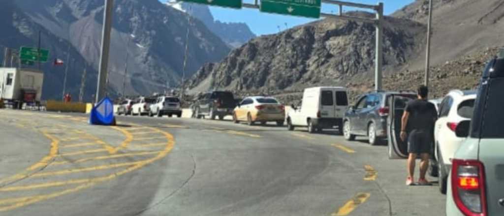 Hasta una hora y media de espera para cruzar a Chile por el Cristo Redentor
