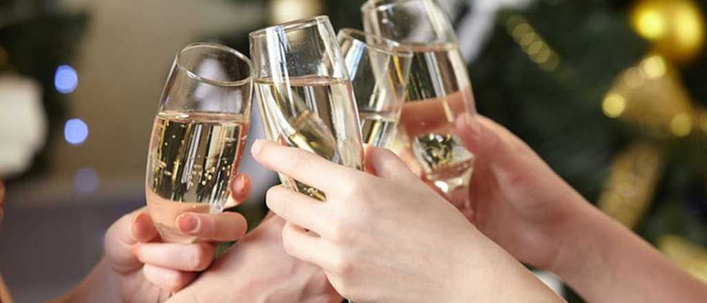 A brindar adentro: esta noche se esperan tormentas aisladas