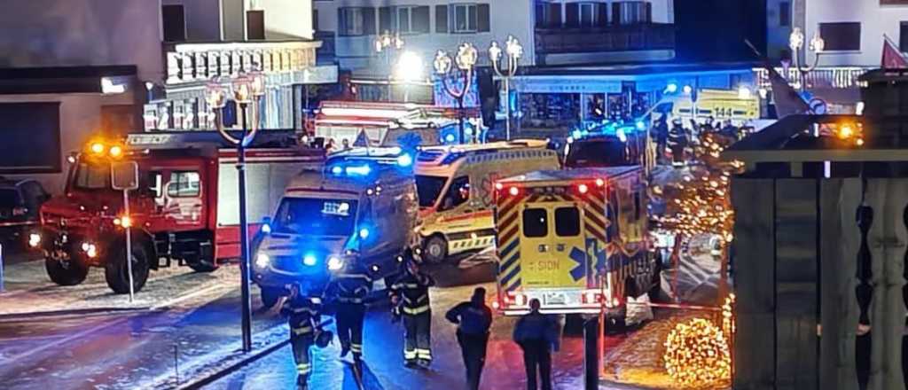 Video: as&iacute; fue el momento en que comenz&oacute; el incendio en el bar suizo 