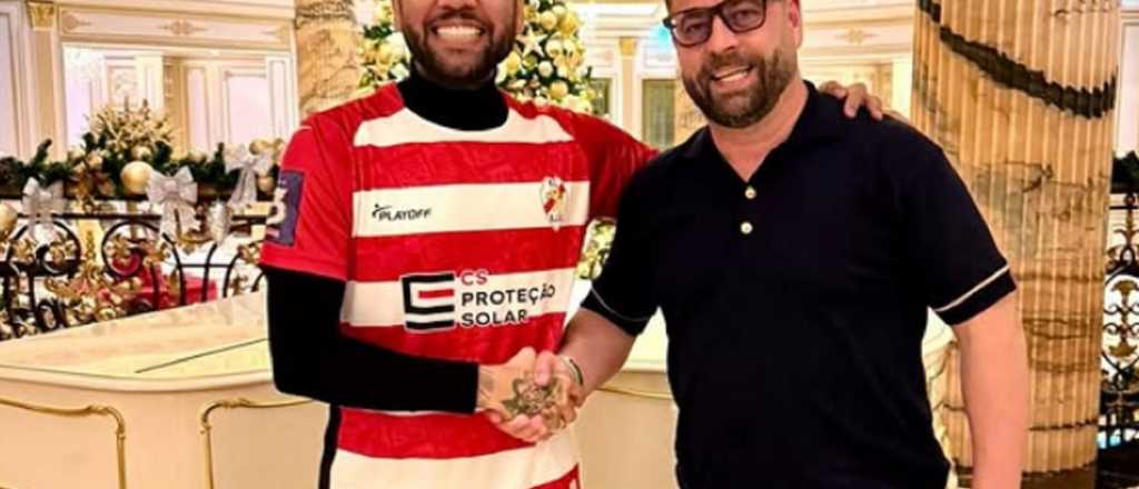 Dani Alves compr&oacute; un club de Europa y podr&iacute;a volver a jugar