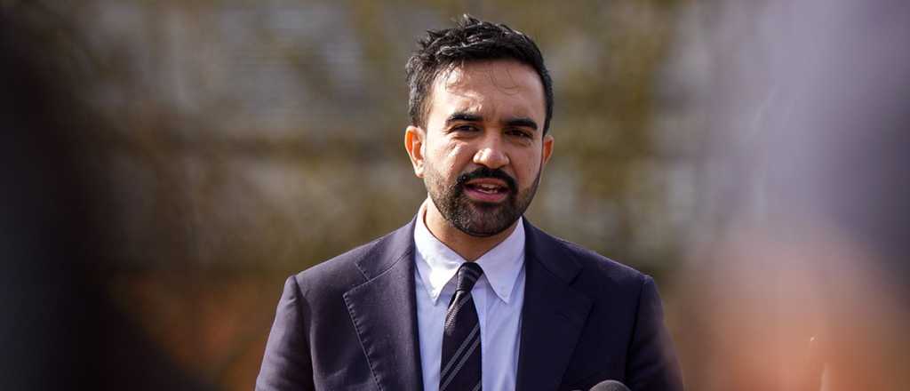 En su primer d&iacute;a, Mamdani anul&oacute; una definici&oacute;n clave de antisemitismo