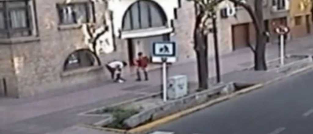 Videos: tres detenidos delatados por las c&aacute;maras en Ciudad y Guaymall&eacute;n