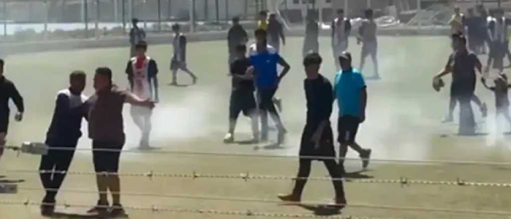 Video: la piña knock out que le dio un árbitro a un jugador en una liga amateur