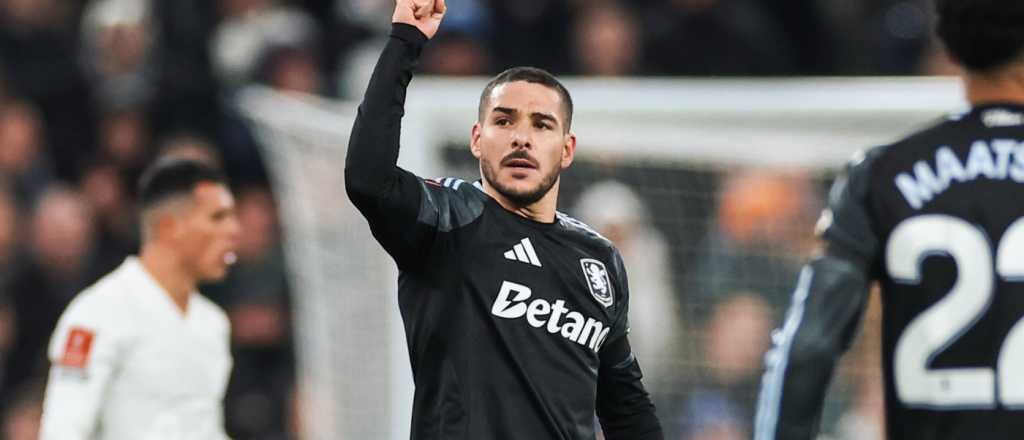 Golazo y asistencia de taco de Emiliano Buend&iacute;a en el triunfo de Aston Villa