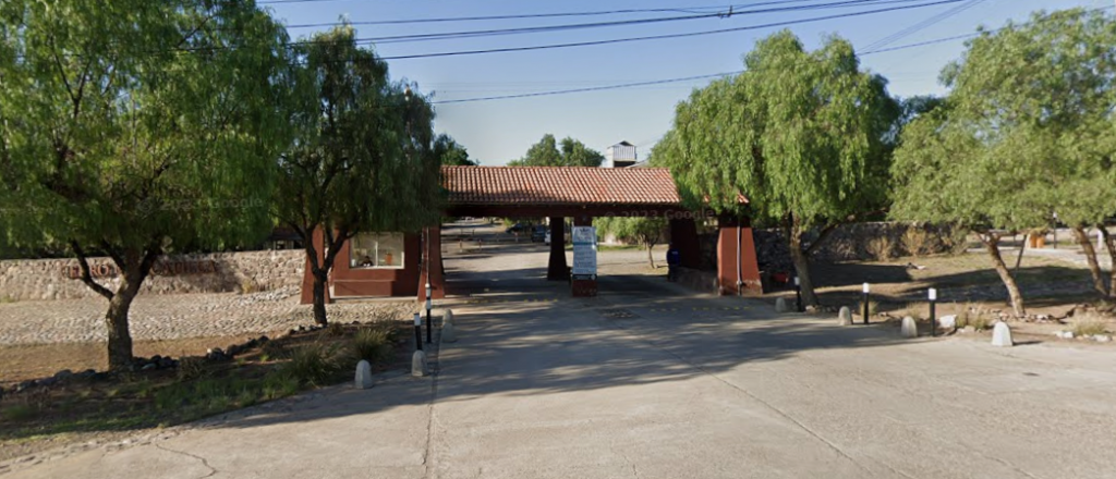 Hallaron a una mujer muerta en un barrio privado y hay dos detenidos