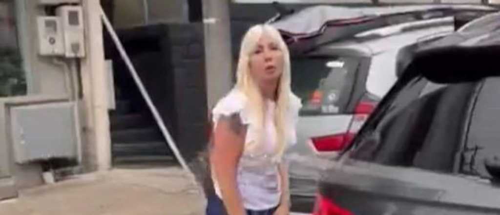 Video: una argentina amenaz&oacute; con un bate a un hombre en Punta del Este