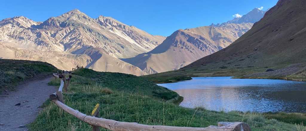 El espejo de agua imperdible a los pies del Aconcagua