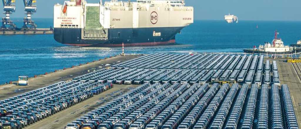 Llegaron al pa&iacute;s 5.000 autos chinos y Caputo celebr&oacute; la importaci&oacute;n