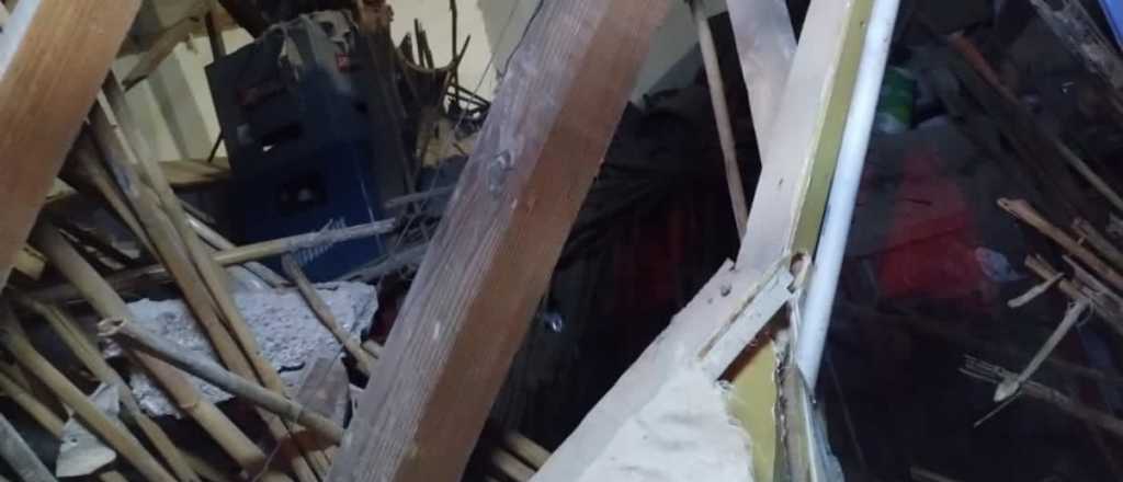 P&aacute;nico en un minimarket de Godoy Cruz al derrumbarse el techo