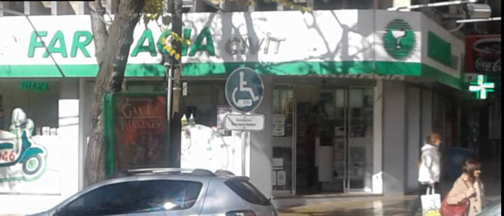 Vecinos de Ciudad atraparon a un ladr&oacute;n que rob&oacute; en una farmacia