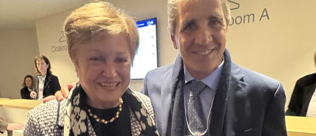 Caputo se reuni&oacute; con la titular del FMI en Davos antes de la nueva revisi&oacute;n