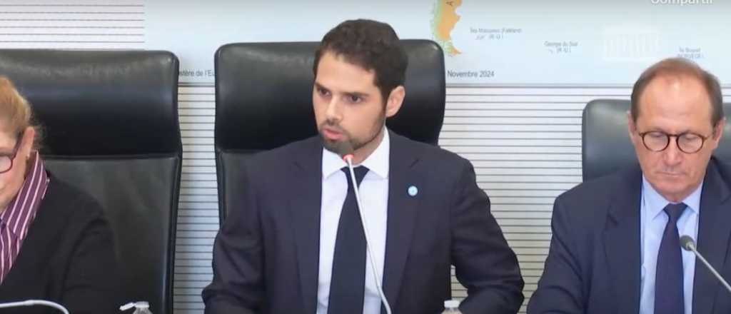 Reclam&oacute; que pusieron las Malvinas como brit&aacute;nicas y pegaron un Post-it