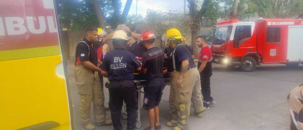 As&iacute; rescataron al ni&ntilde;o que cay&oacute; a un pozo cloacal en Guaymall&eacute;n