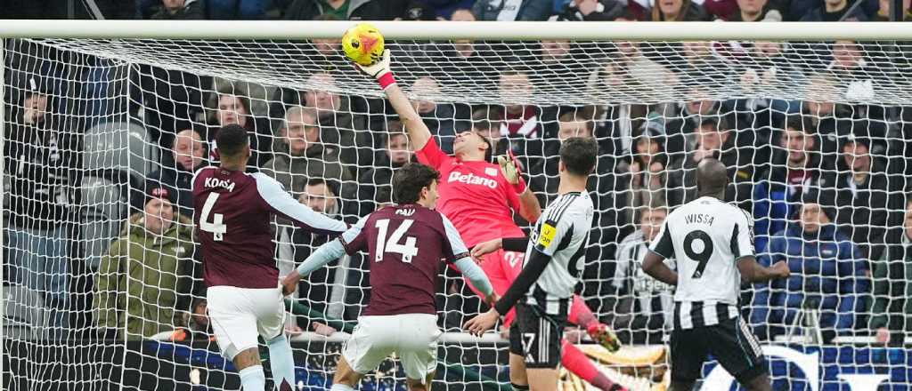 Videos: atajadas milagrosas del Dibu, golazo de Buend&iacute;a y triunfazo de Aston Villa
