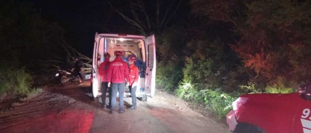Un árbol cayó sobre el auto de un turista mendocino en Córdoba