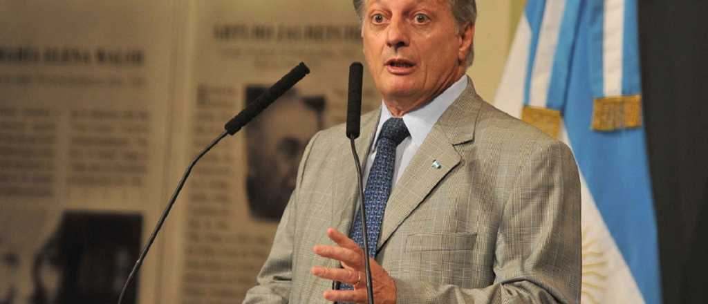 Denuncian al Ministro de Energía por "incompatibilidad" y piden su renuncia