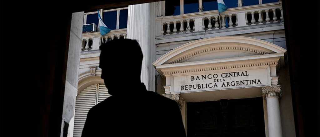 En qué se endeudan las empresas argentinas y a quiénes les deben