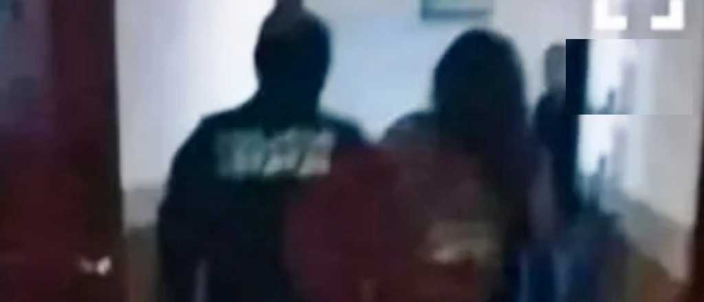 Un "trío" entre policías terminó en una pelea en un hotel alojamiento