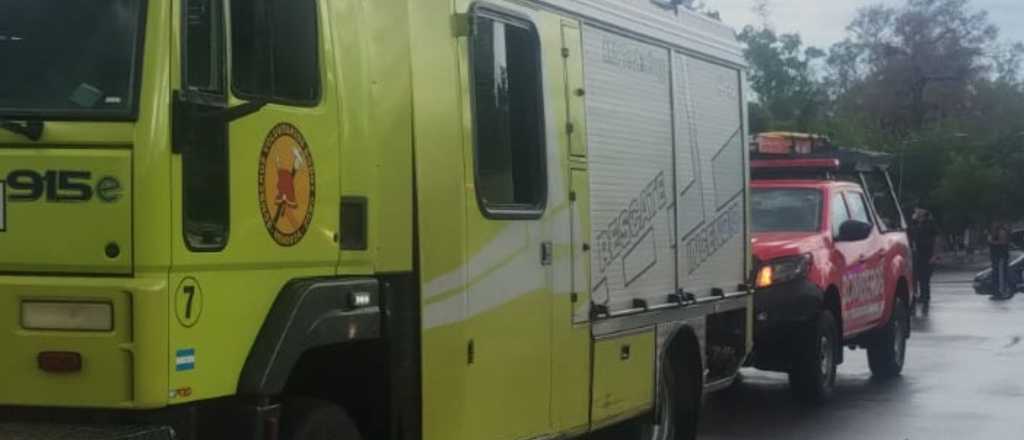 Desesperaci&oacute;n y rescate de cuatro ni&ntilde;os en un canal de Godoy Cruz