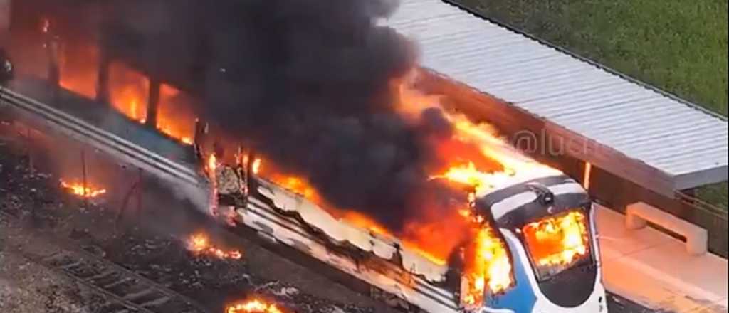 Videos: se incendi&oacute; el Tren de las Sierras con m&aacute;s de 120 pasajeros