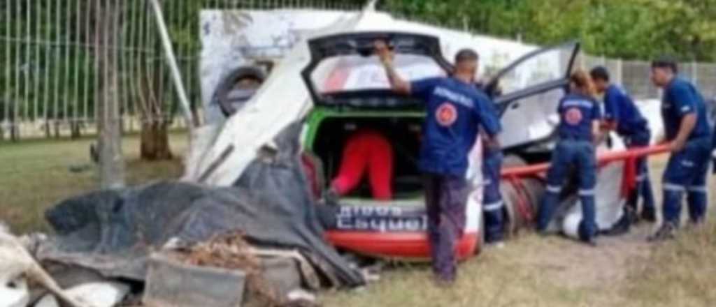 Turismo Pista: un piloto se desmayó, chocó y su casco salió despedido