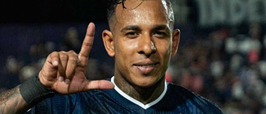 Villa la rompi&oacute; y tambi&eacute;n le contest&oacute; a los hinchas de Boca