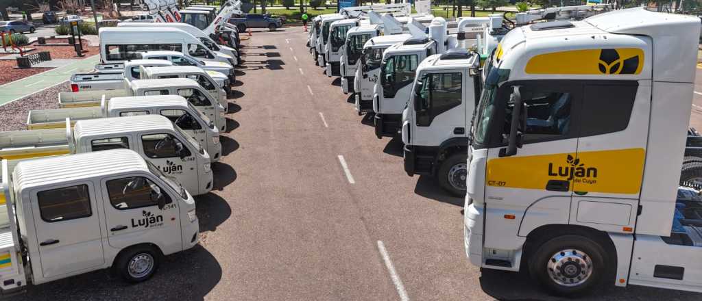 Luján presentó una nueva flota de vehículos municipales