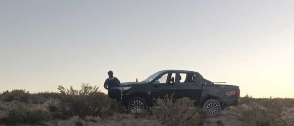 Volc&oacute; una camioneta chilena con cuatro ocupantes en la Ruta 144