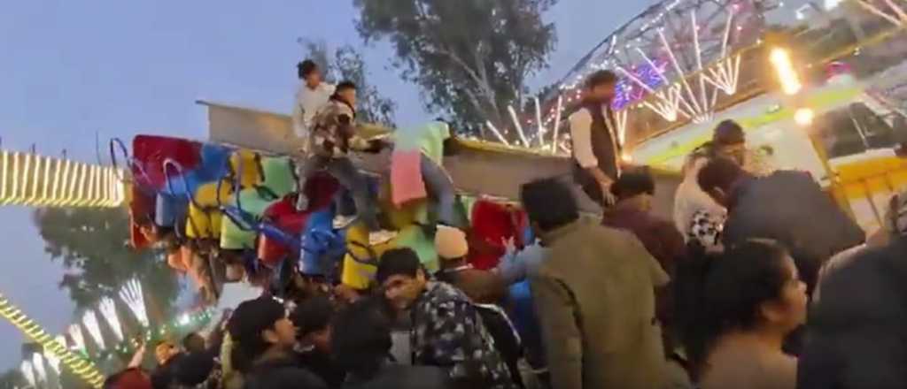 Se desplom&oacute; un juego en un parque de diversiones: un muerto y 13 heridos