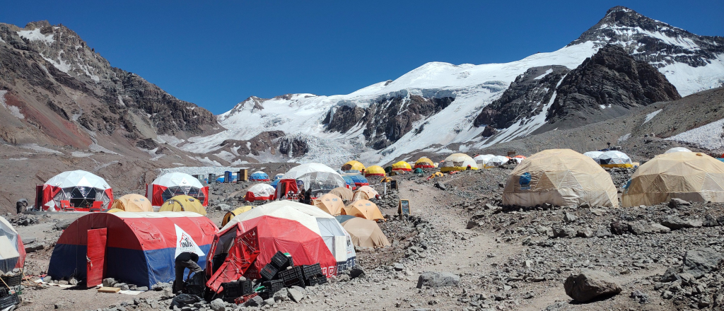 Aconcagua redefine su modelo: lanzan un concurso para concesionar servicios en el parque