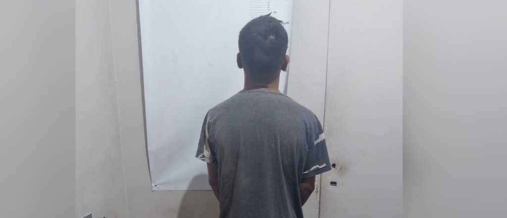 Repartía cocaína, intentó huir y fue detenido en Maipú