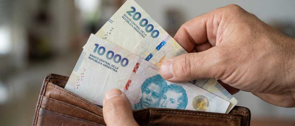 El gesto oculto de ordenar tu billetera de menor a mayor, seg&uacute;n la psicolog&iacute;a