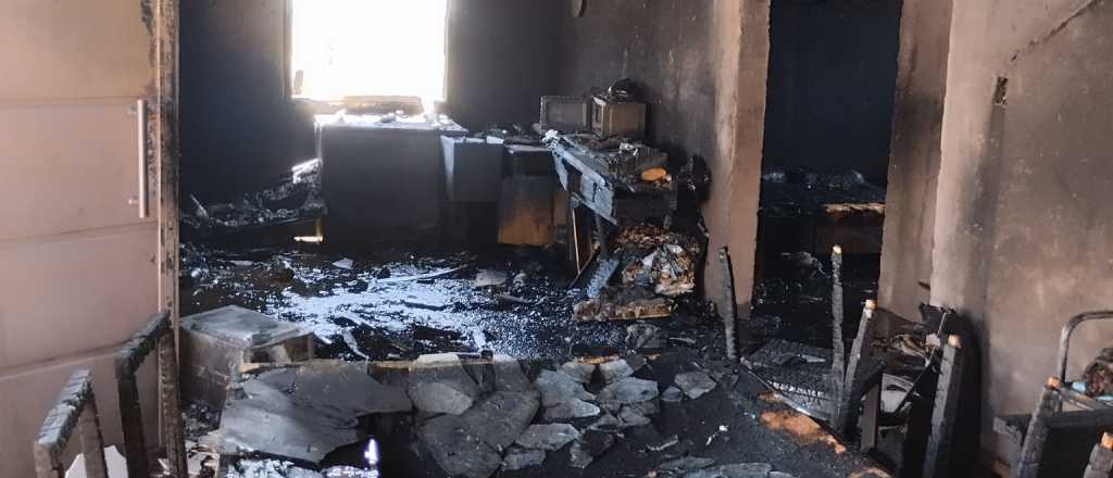 Una familia perdió su casa por un incendio en Luján