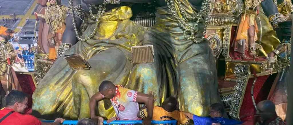 Una carroza perdi&oacute; el control y aplast&oacute; a trabajadores