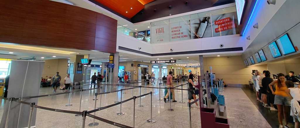 Se levantó el paro de controladores aéreos para este jueves y viernes