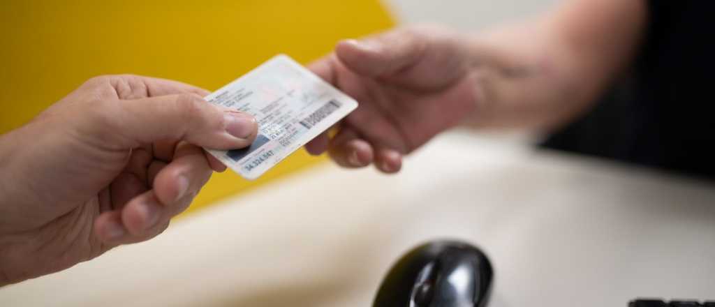 Qui&eacute;nes deben actualizar el DNI por el nuevo formato