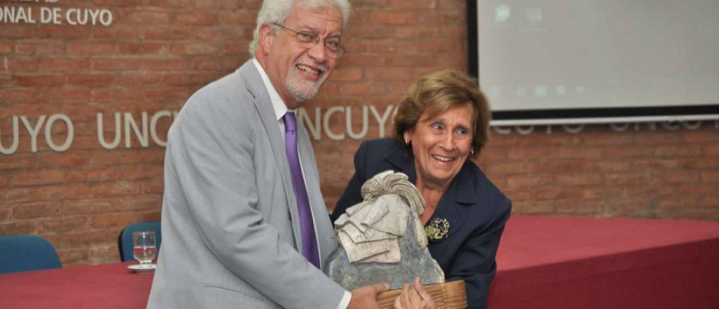 Murió María Victoria Gómez de Erice, la primera rectora mujer de la UNCuyo