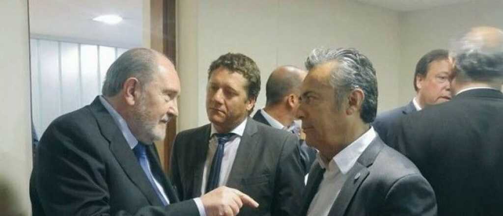 Cornejo acept&oacute; la renuncia de Villegas en Irrigaci&oacute;n